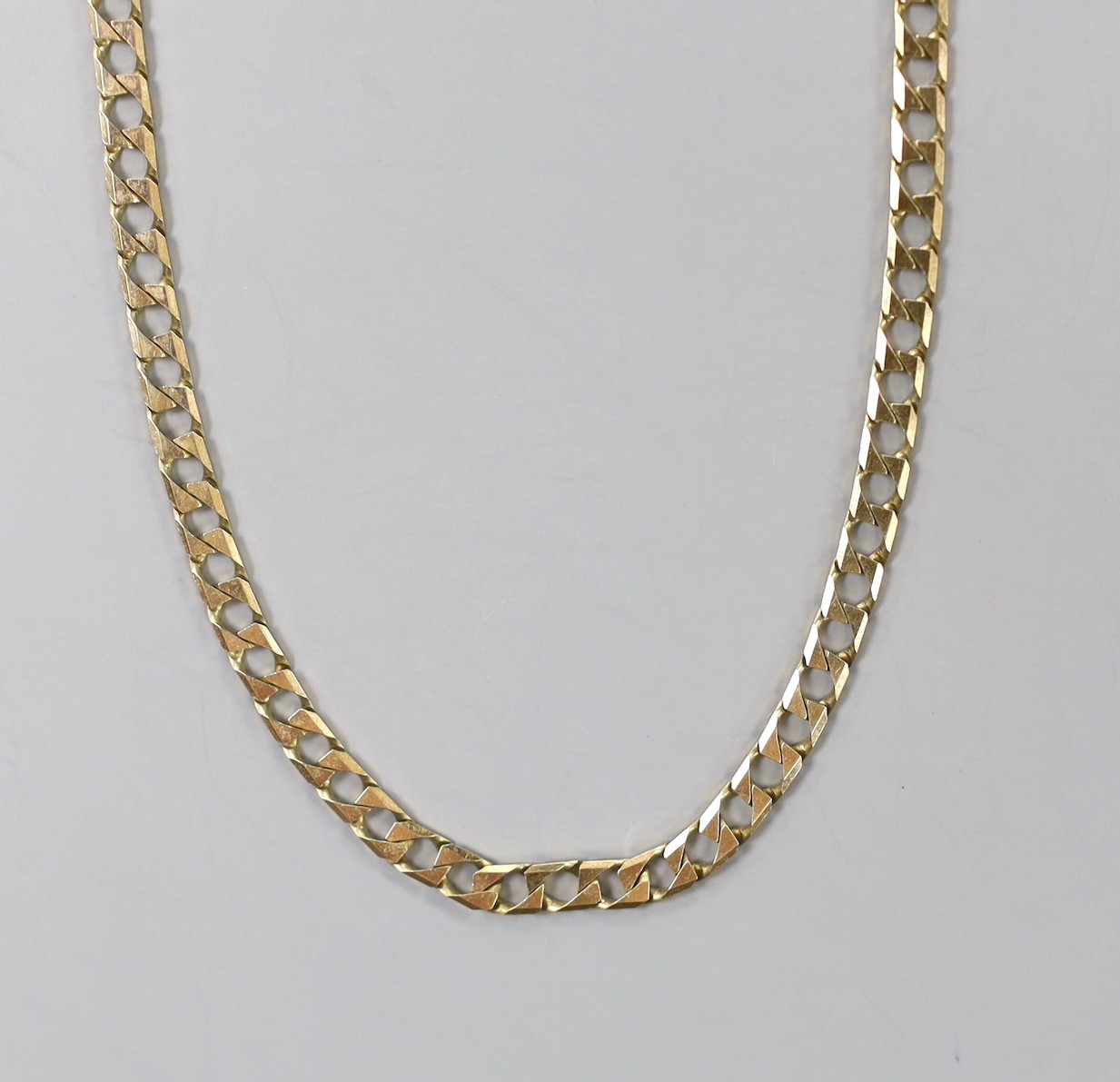 A modern 375 curb link chain, 60cm